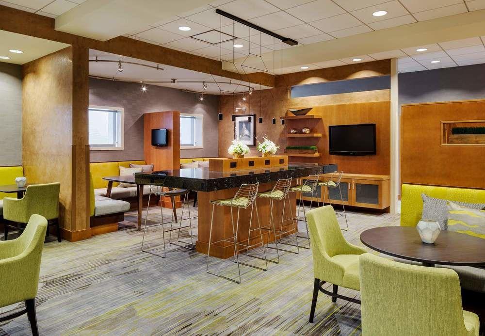 Courtyard By Marriott Boston Logan Airport Hotell Exteriör bild