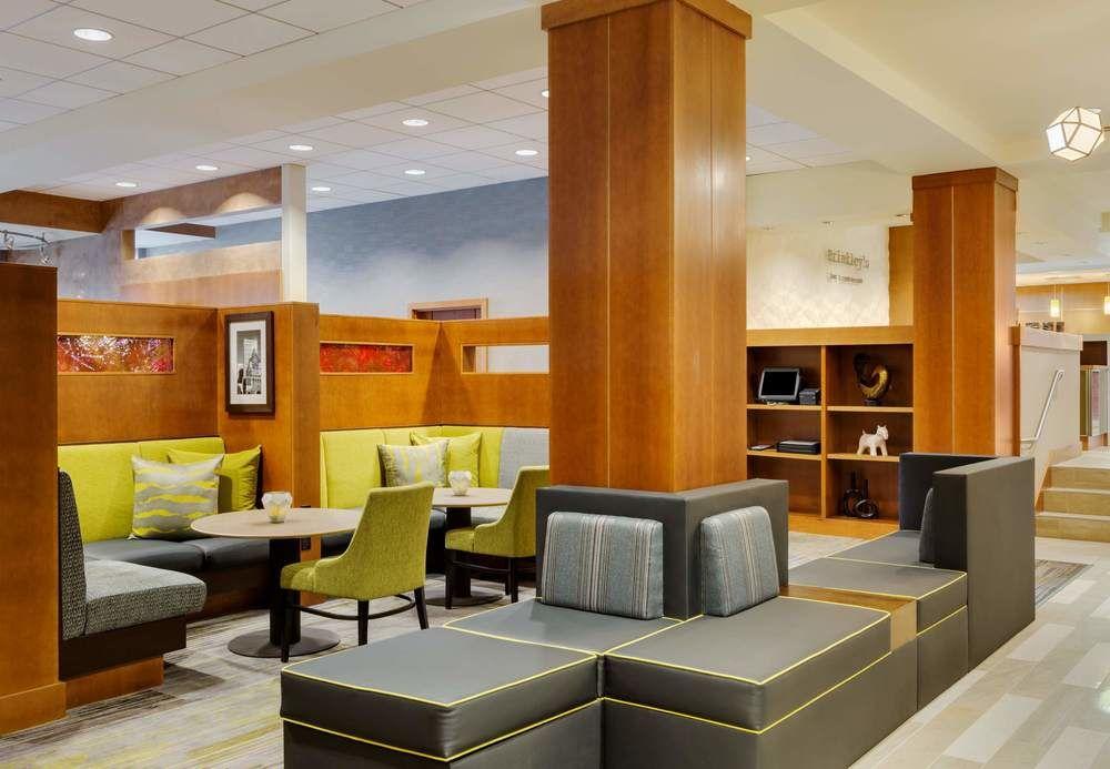 Courtyard By Marriott Boston Logan Airport Hotell Exteriör bild