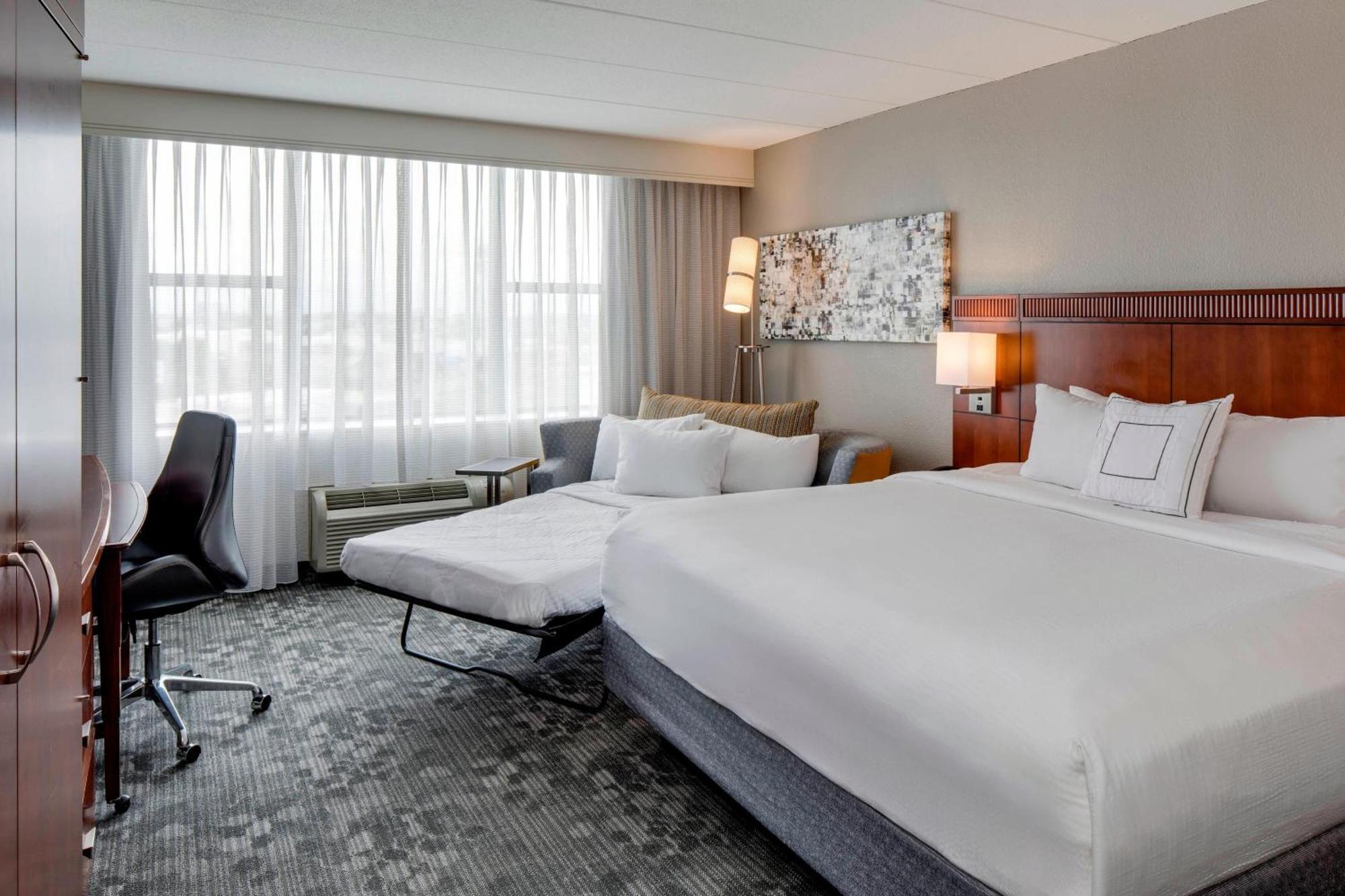 Courtyard By Marriott Boston Logan Airport Hotell Exteriör bild