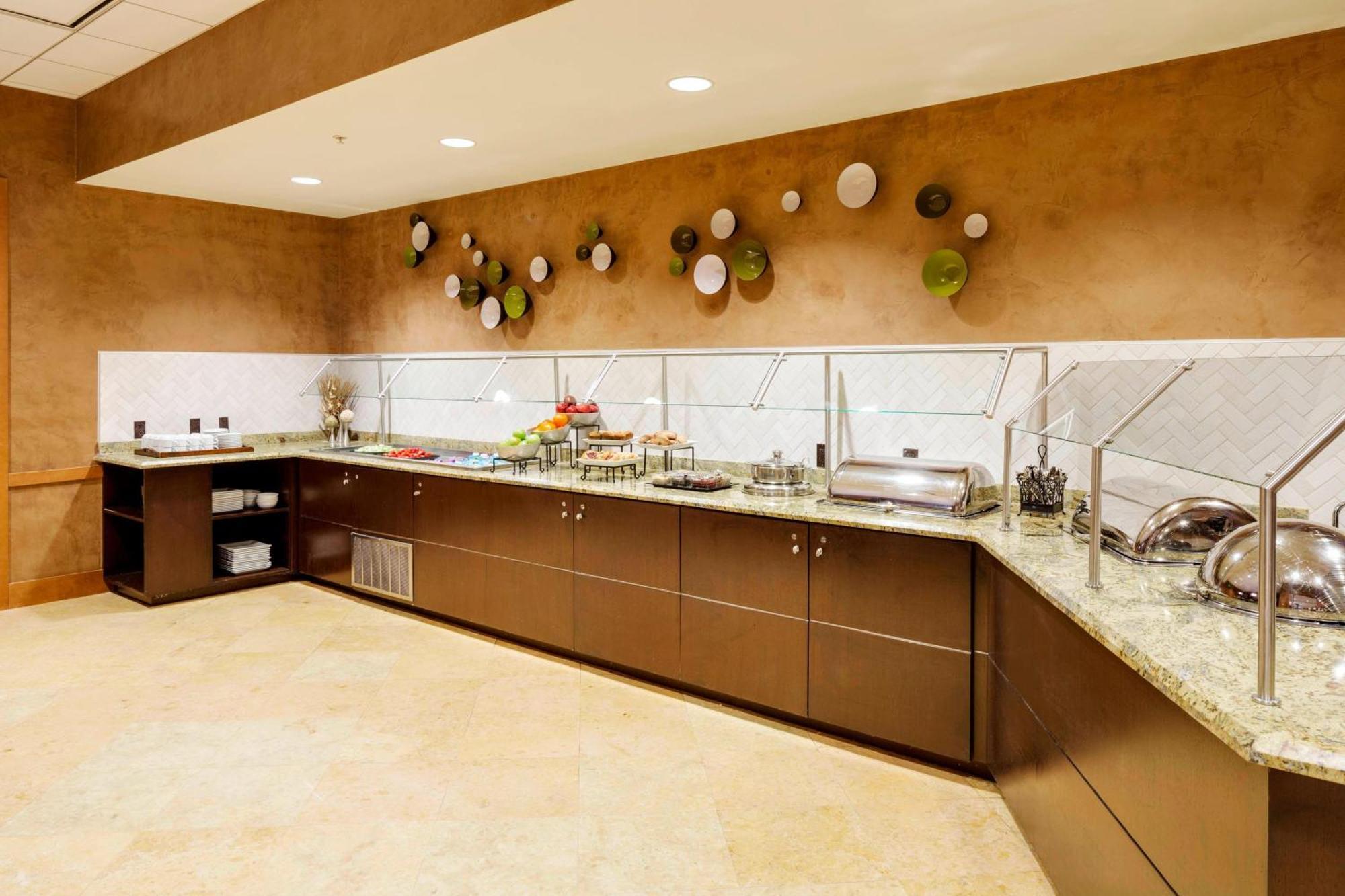 Courtyard By Marriott Boston Logan Airport Hotell Exteriör bild