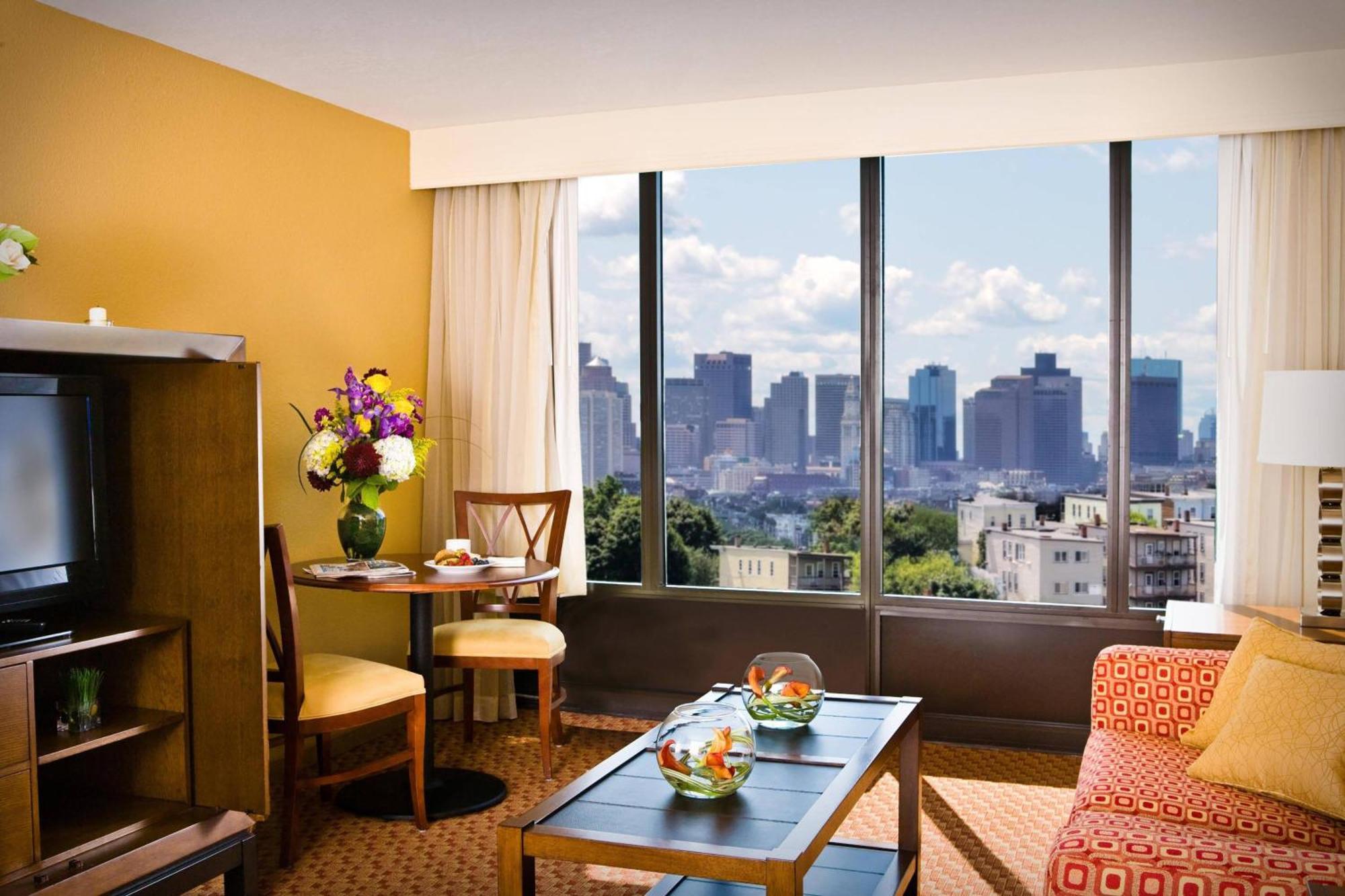 Courtyard By Marriott Boston Logan Airport Hotell Exteriör bild