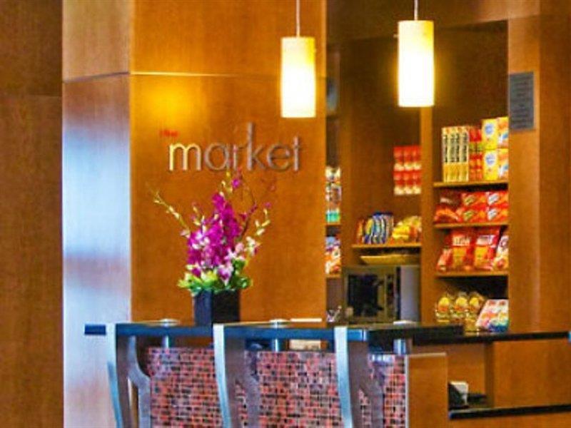 Courtyard By Marriott Boston Logan Airport Hotell Exteriör bild