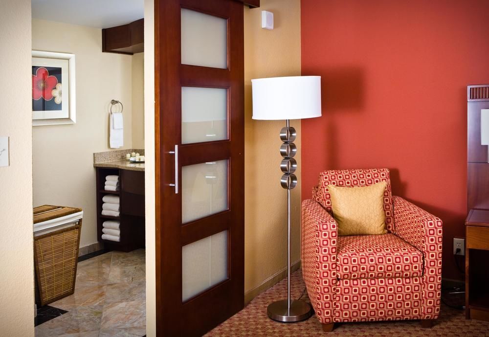 Courtyard By Marriott Boston Logan Airport Hotell Exteriör bild