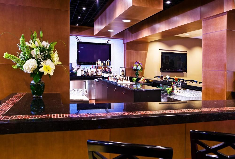 Courtyard By Marriott Boston Logan Airport Hotell Exteriör bild