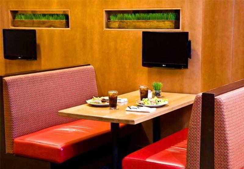 Courtyard By Marriott Boston Logan Airport Hotell Exteriör bild