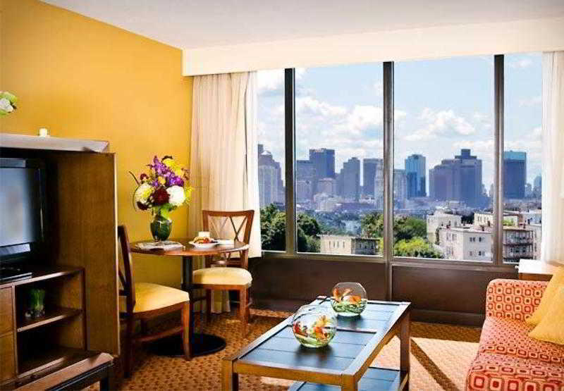 Courtyard By Marriott Boston Logan Airport Hotell Exteriör bild