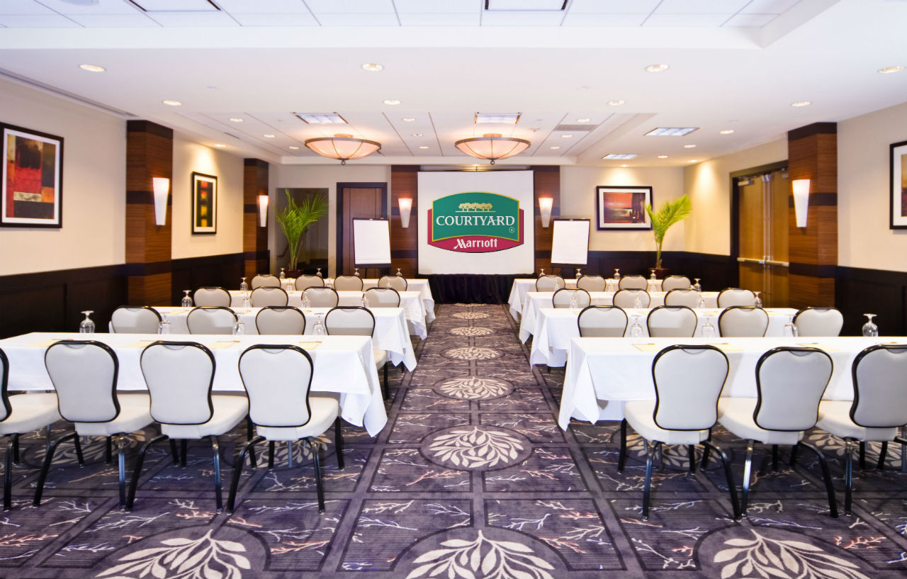 Courtyard By Marriott Boston Logan Airport Hotell Exteriör bild